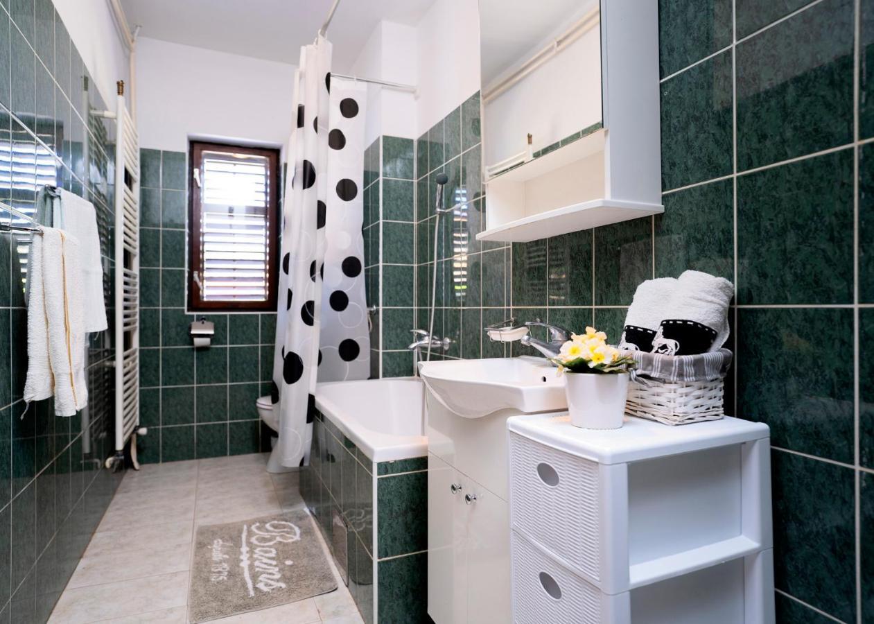 Apartments Draganic Jelsa  Kültér fotó