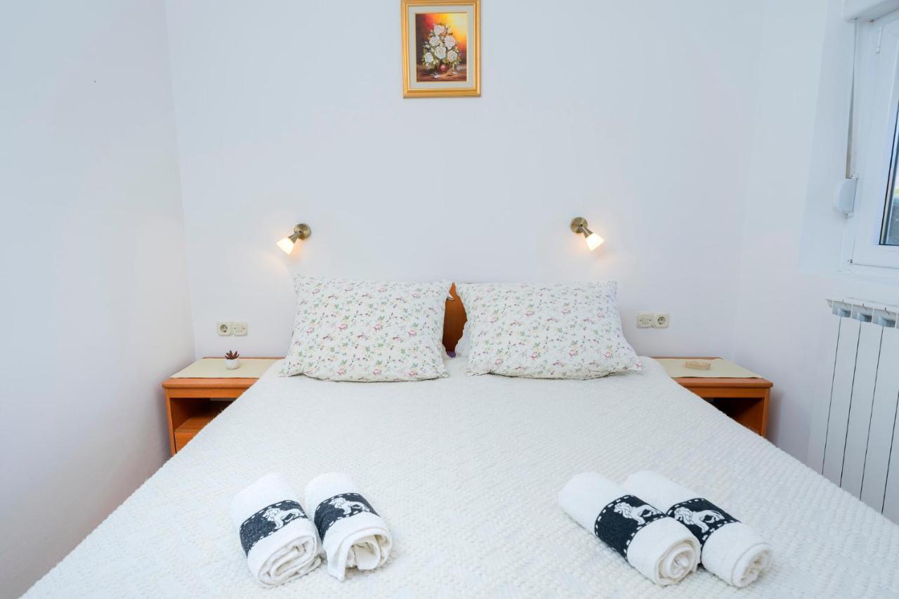Apartments Draganic Jelsa  Kültér fotó